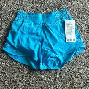 NWT Lululemon hotty hot high rise 4 inch
